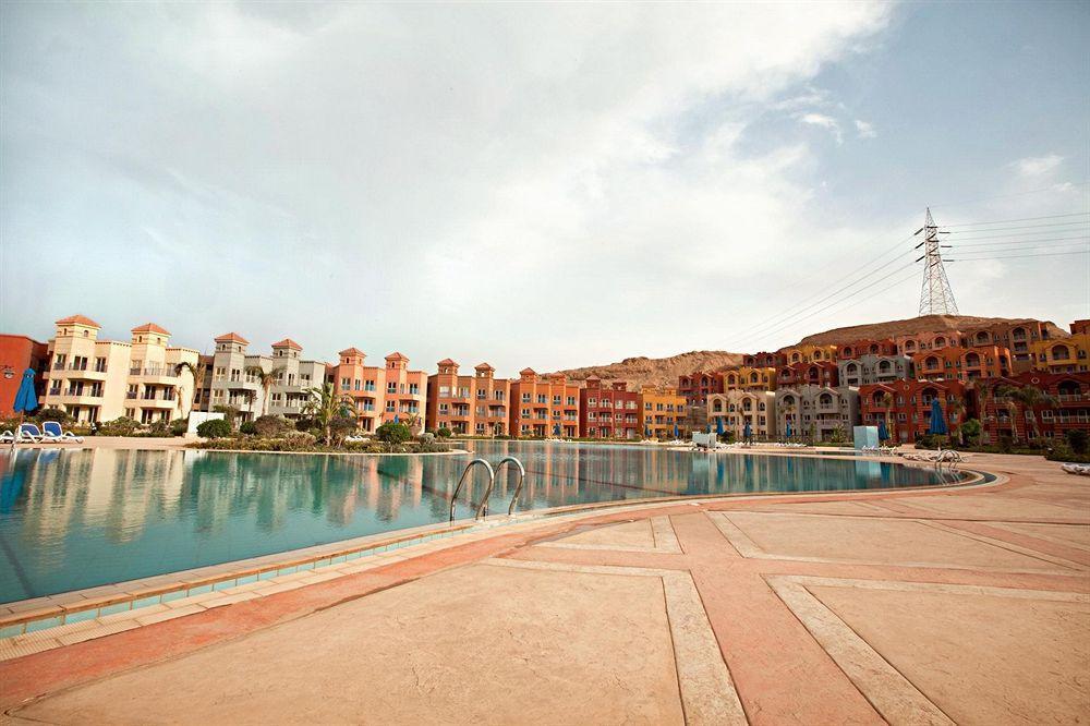 Porto Sokhna Pyramids Apartments Powered By Amer-Group Family Only Айн-Сохна Экстерьер фото