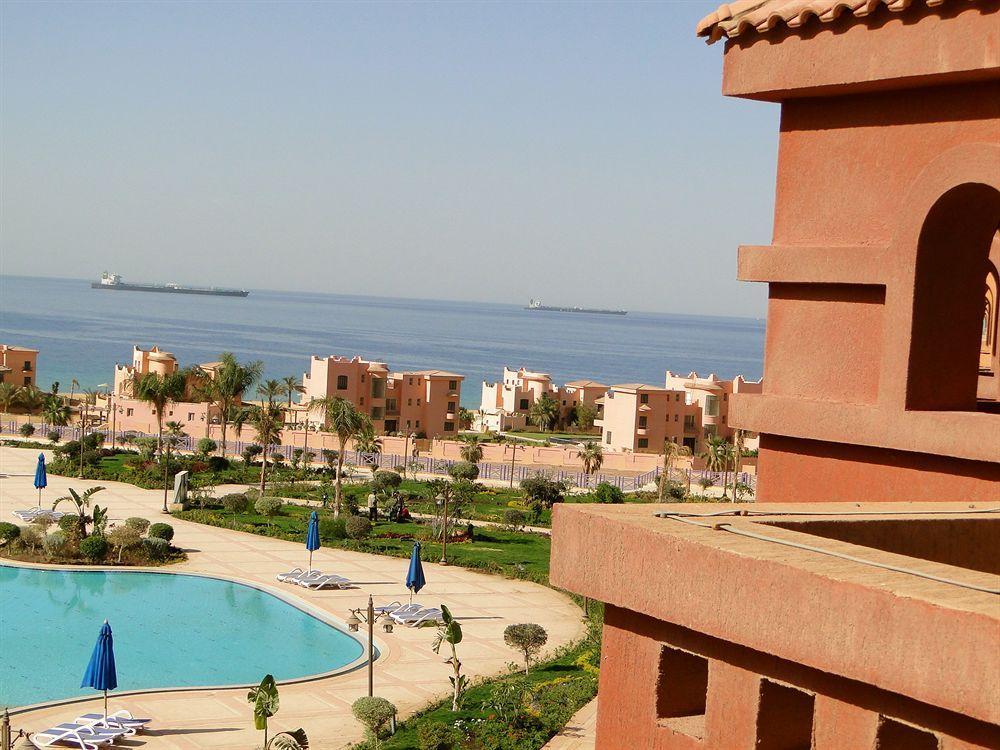 Porto Sokhna Pyramids Apartments Powered By Amer-Group Family Only Айн-Сохна Экстерьер фото