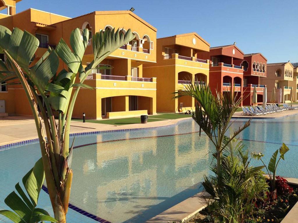 Porto Sokhna Pyramids Apartments Powered By Amer-Group Family Only Айн-Сохна Экстерьер фото