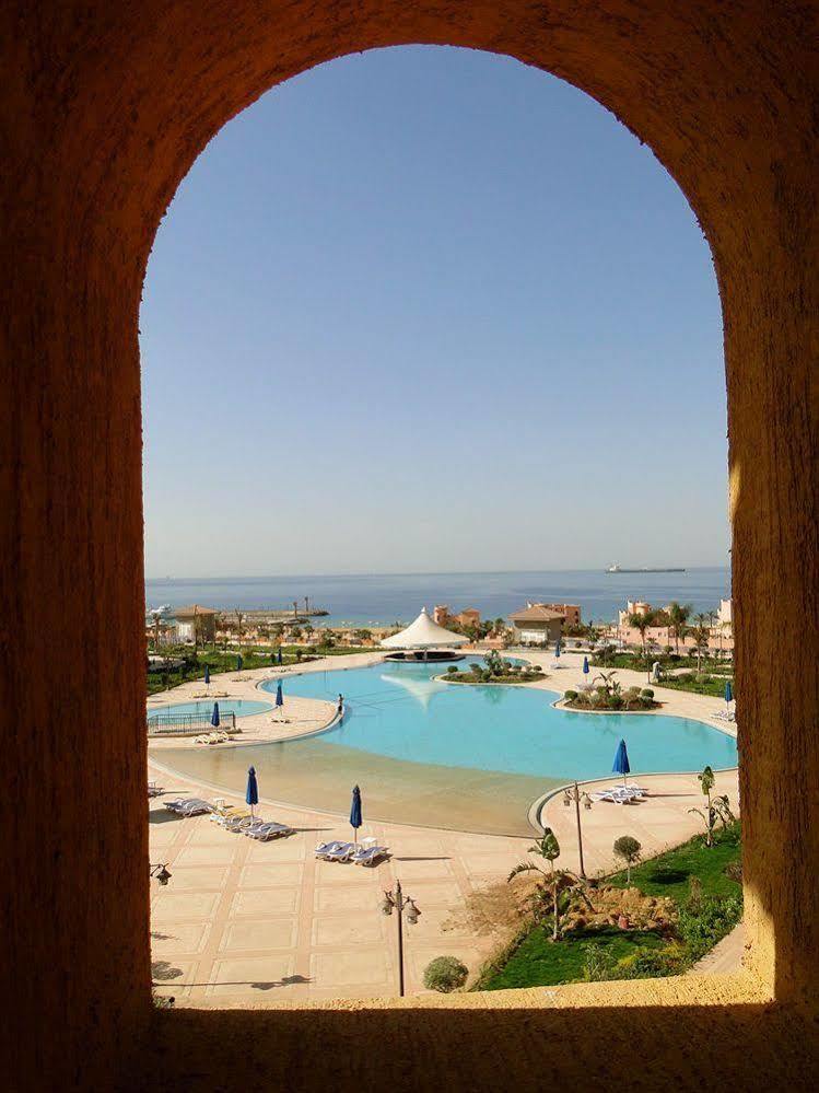 Porto Sokhna Pyramids Apartments Powered By Amer-Group Family Only Айн-Сохна Экстерьер фото